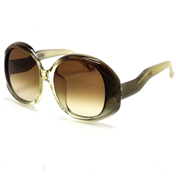 Meet your Posher, Nicole! - Picture 11 of 16